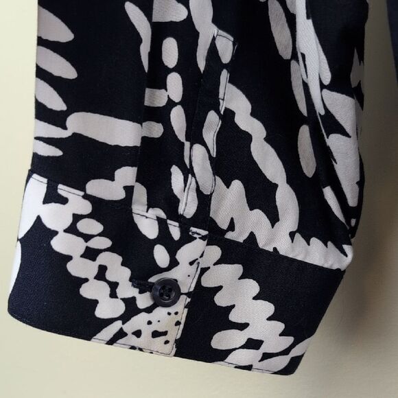 Chico's Navy & White Relaxed Button Down Shirt Top Wrinkle Resistant Size 3 (XL) - Picture 10 of 11